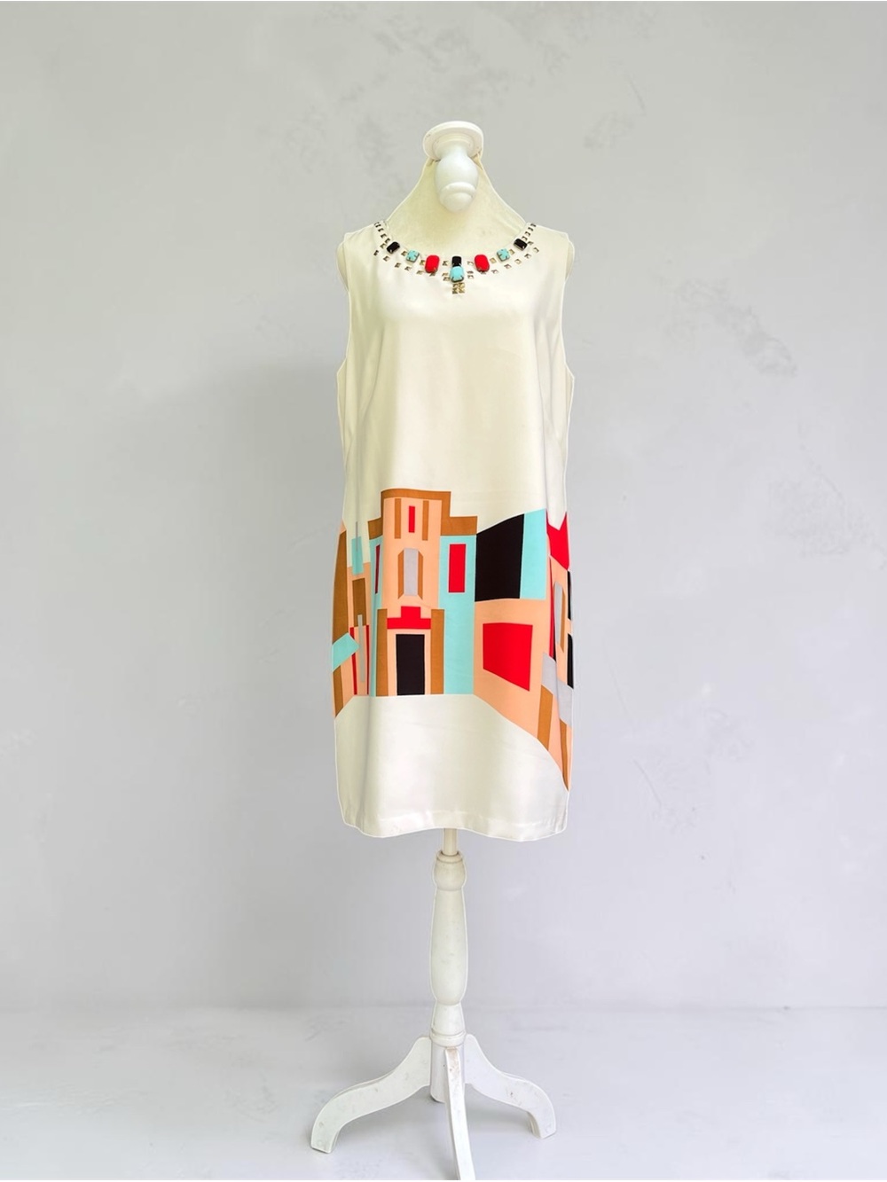 Vince Camuto Shift Dress in "Villa Tile" Print w/ Beaded Neckline Size 12